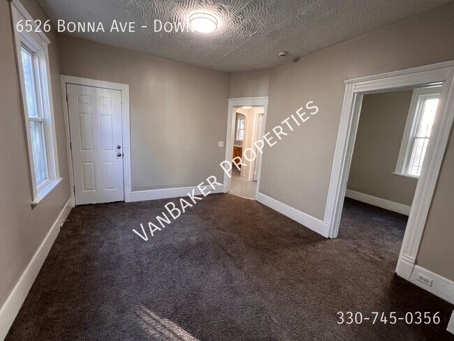 Foto del edificio - 6526 Bonna Ave