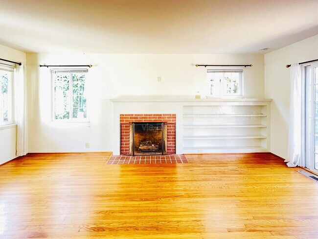 Foto del edificio - 1012 Munras Ave