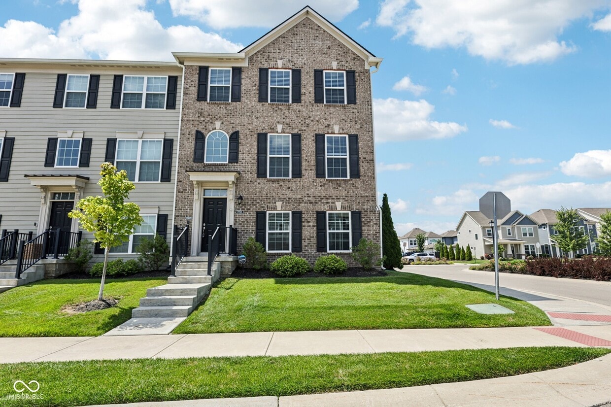 Foto principal - 17285 Dallington St