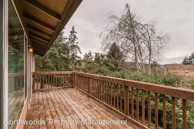 Building Photo - 3 br, 2 bath House - 3495 Onyx St.