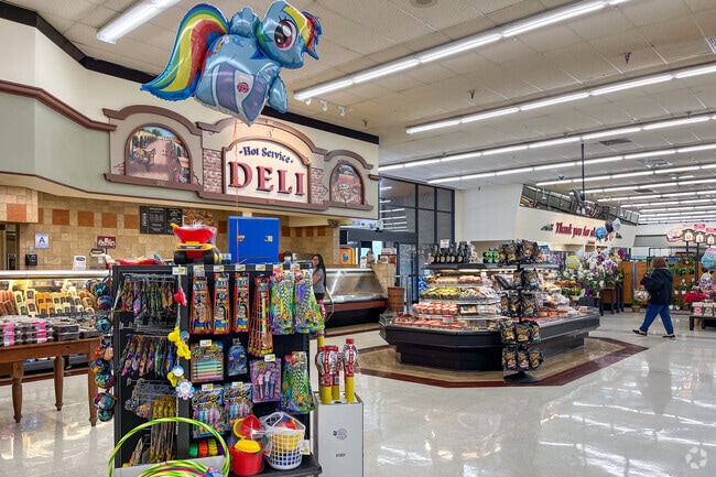 Stater Bros Markets offer fresh produce and other necessities for residents of Rialto.