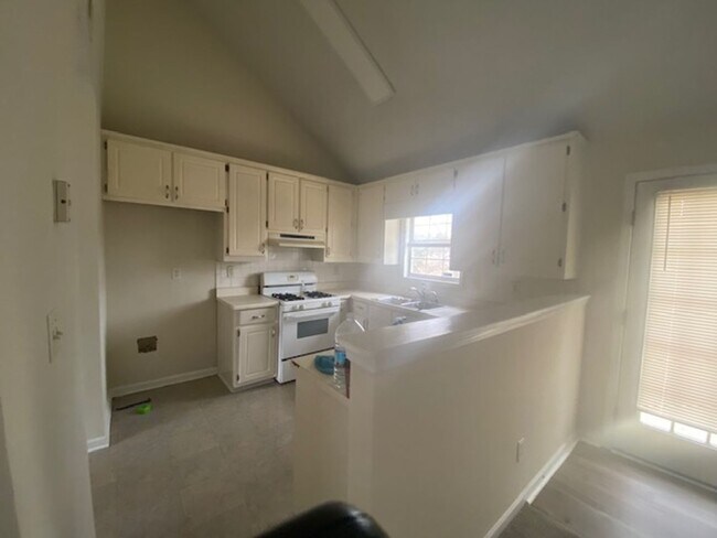 Building Photo - Nice Solit Foyer in McDonough