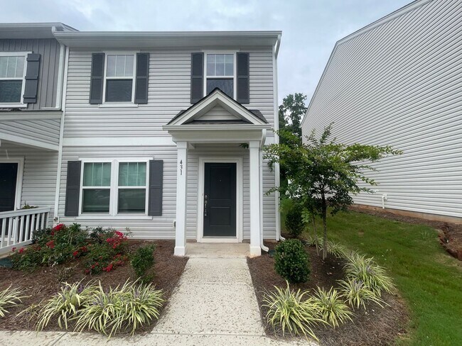 Building Photo - 3 Bedroom 2.5 bathroom Townhome Jake Alexa...