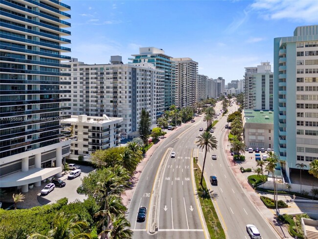 Building Photo - 5845 Collins Ave