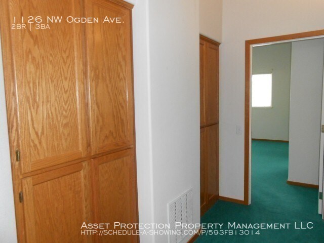 Building Photo - 1126 NW Ogden Ave