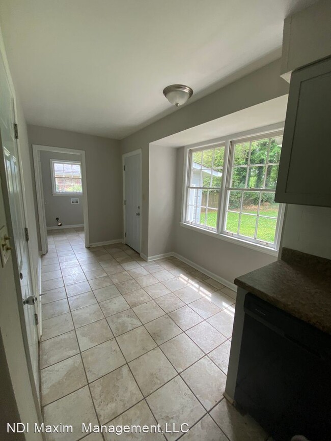 Building Photo - 3 br, 2 bath House - 542 N. Hairston Road