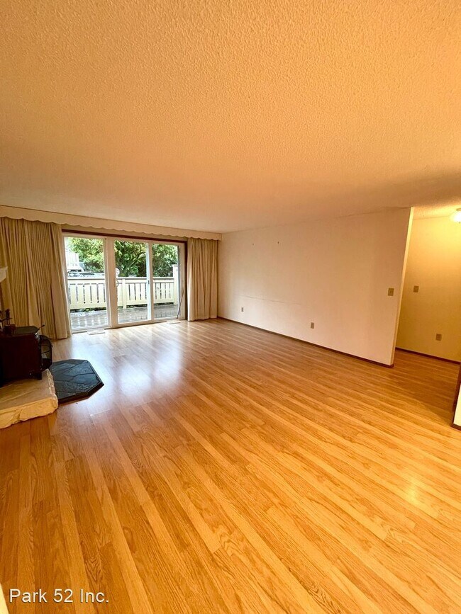 Foto del edificio - 2 br, 2 bath House - 7117 40th St W #26