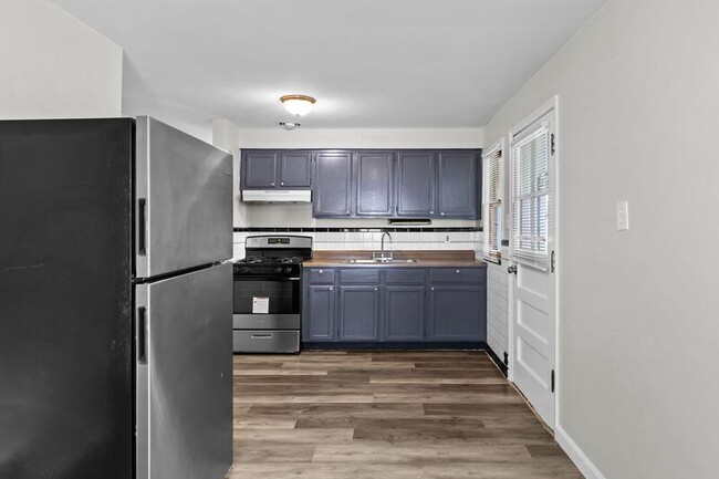 Building Photo - 10347 Ewell Dr