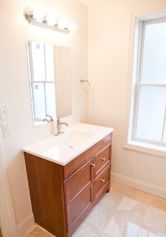 Building Photo - 23 Evergreen St