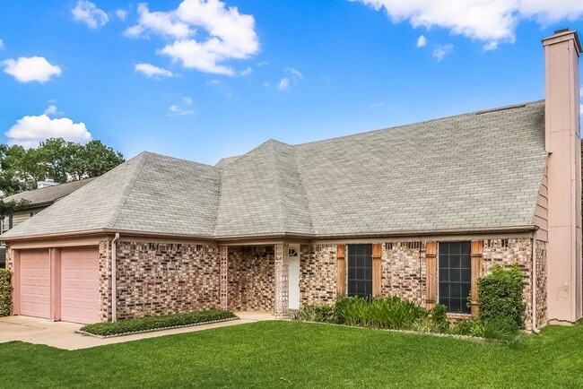 Building Photo - 1702 Pleasant Trl