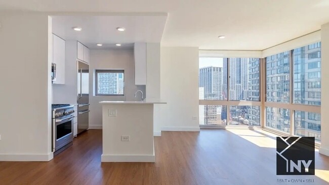 Building Photo - 102 W 27th St