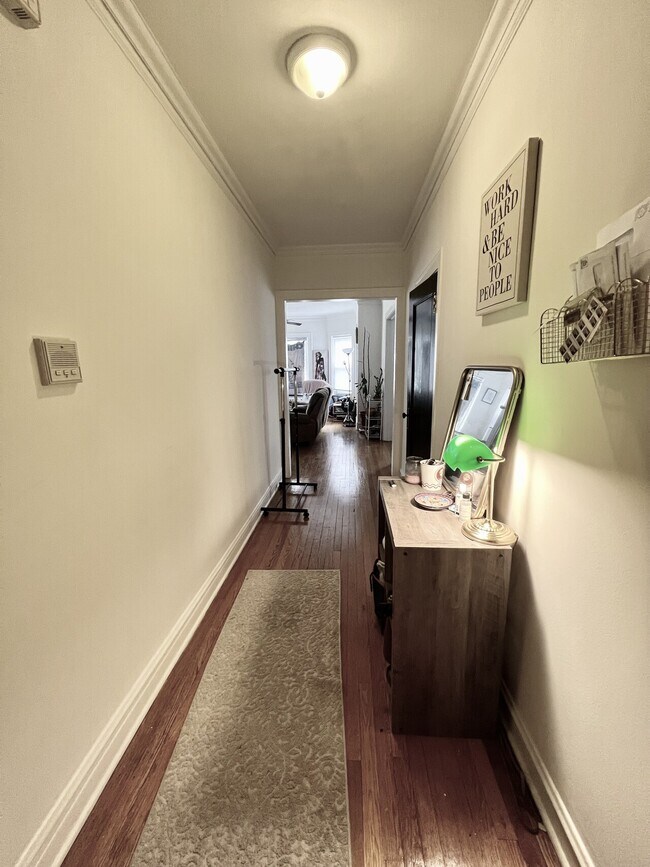 Building Photo - 1703 Catalpa