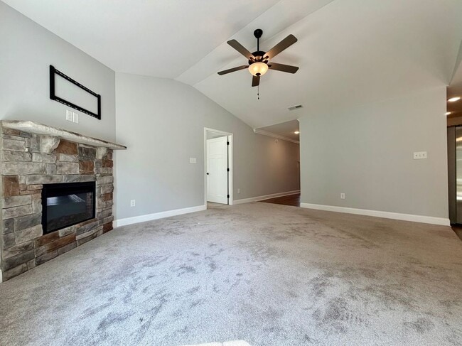 Building Photo - 766 Snowflower Cir