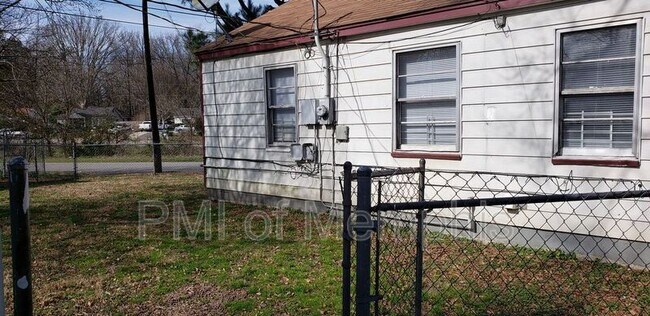Building Photo - 4305 Chelsea Ave