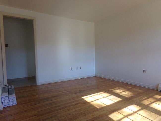 Living Room - 95 Grove St