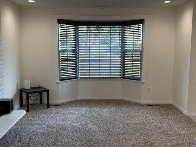 Building Photo - Lap of Luxury LLC