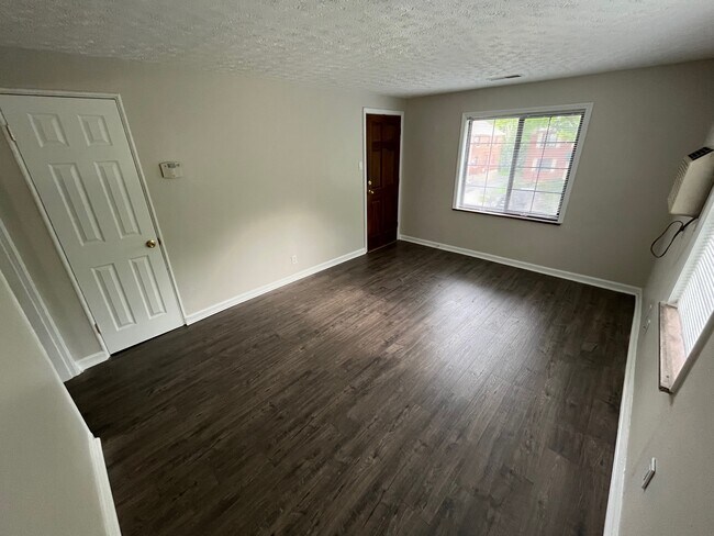 Building Photo - 515 Corona Ave