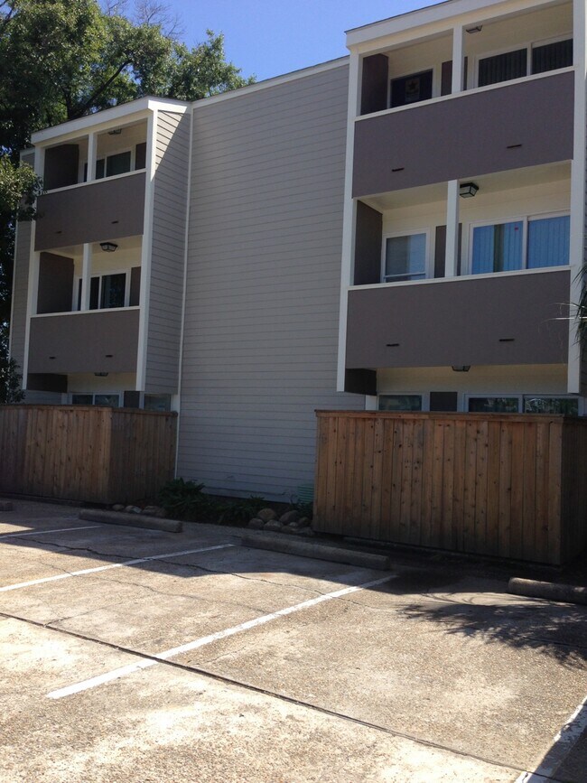 2100 Pasadena Ave Unit 308, Metairie, LA 70001 Apartments in Metairie