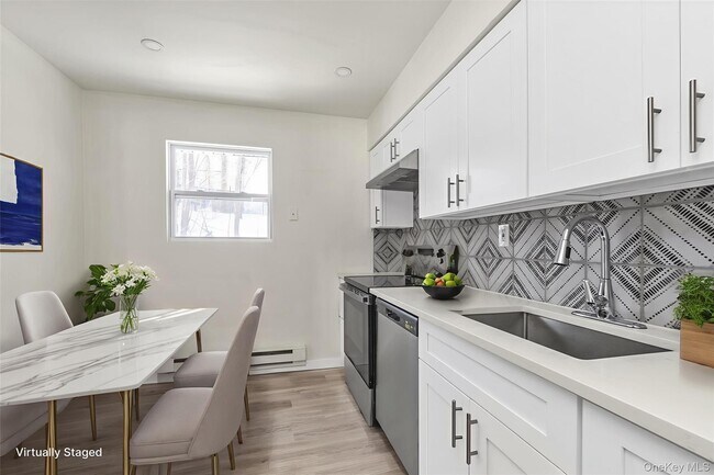 Foto del edificio - 153 Vernon Valley Rd