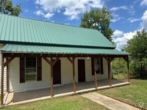 Building Photo - 163 Poplar St