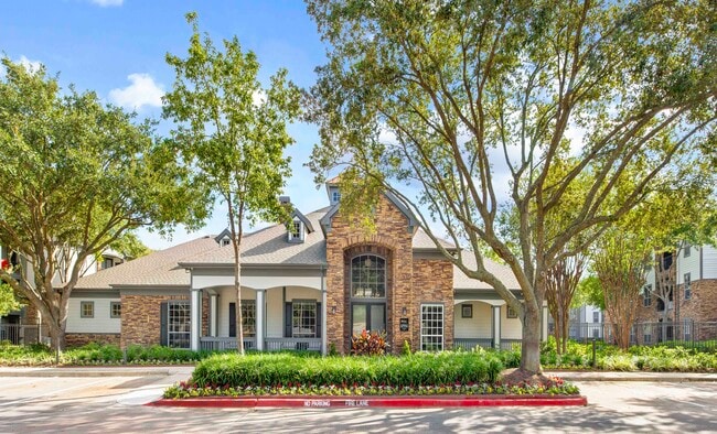 Building Photo - MAA Woodwind