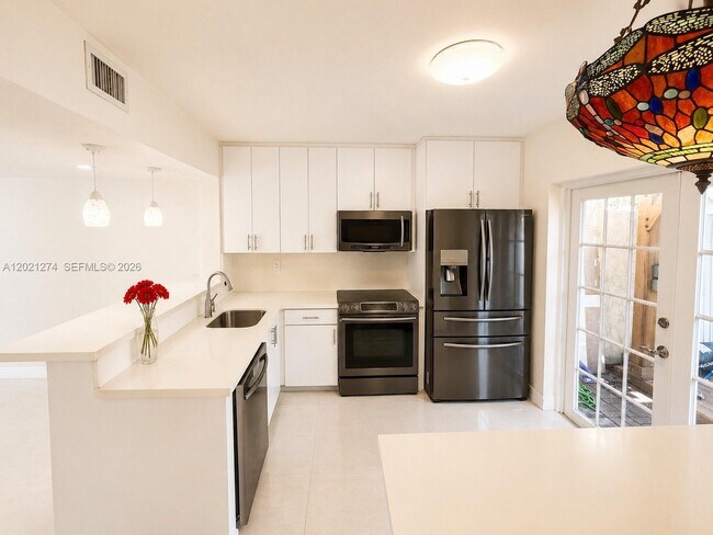 Foto del edificio - 8265 NW 6th Terrace