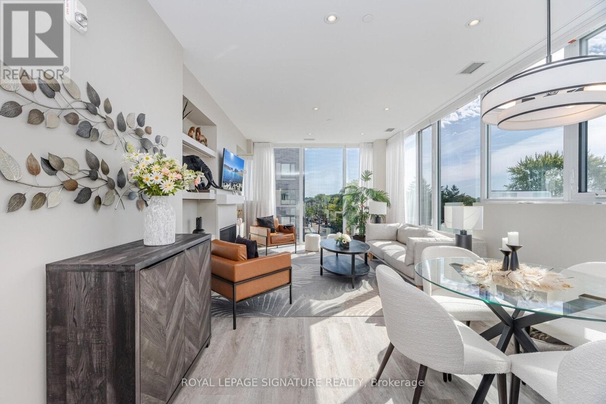 Photo principale - 200 Woodbine Ave