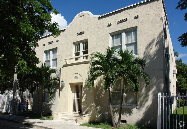 Building Photo - 229 NE 32nd St