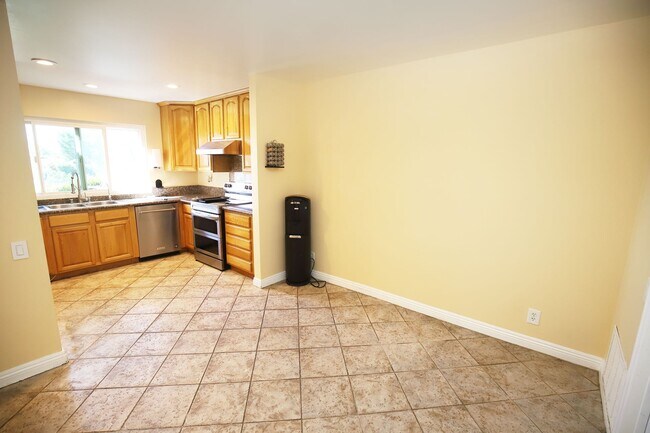 Building Photo - 16317 Sierra Ridge Way