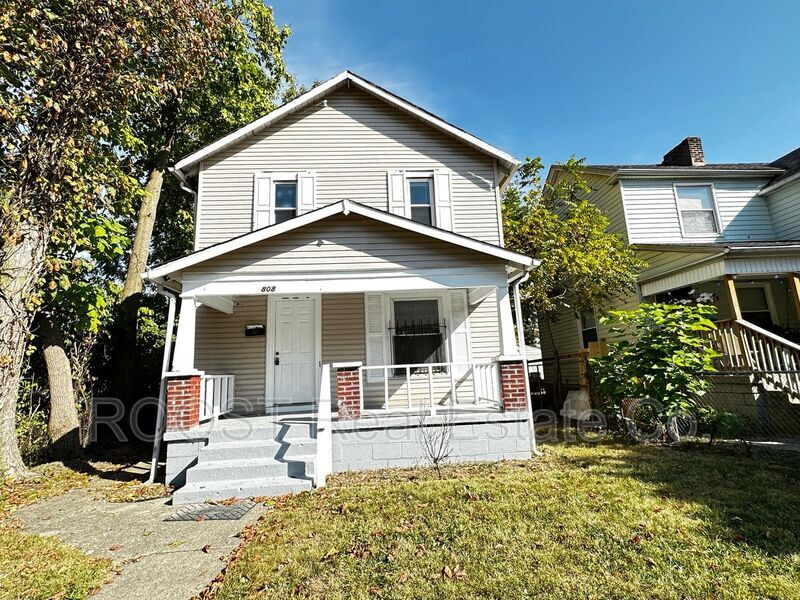 Primary Photo - 808 Gibbard Ave