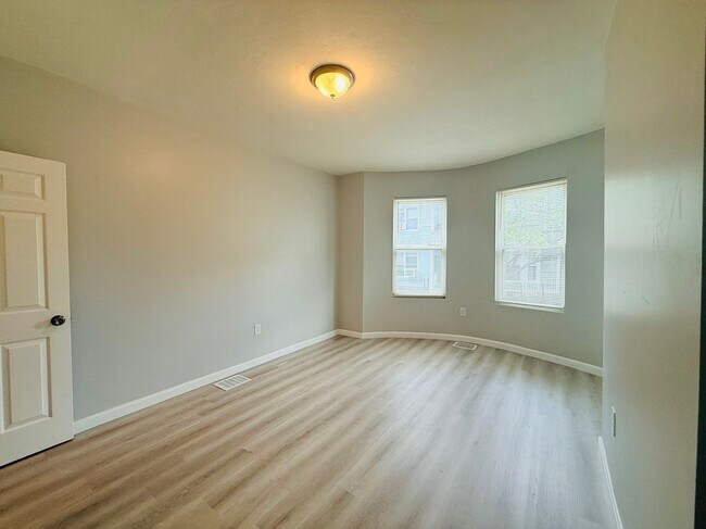 Foto del edificio - 93 Ziegler Street, 1