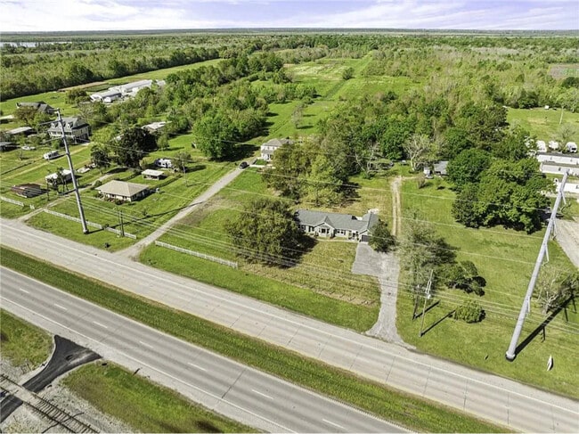 Building Photo - 11822 LA-23