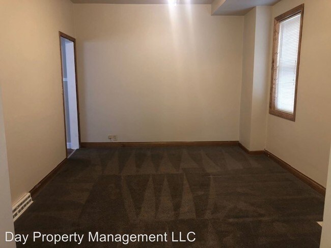 Foto del edificio - 721-721 1/2 W Lawrence St