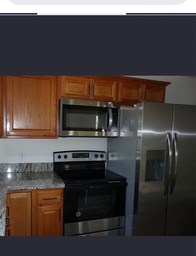 Building Photo - Christine's Duplex