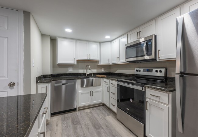 Foto del edificio - Truly captivating 2 bedroom 1.5 townhomes ...