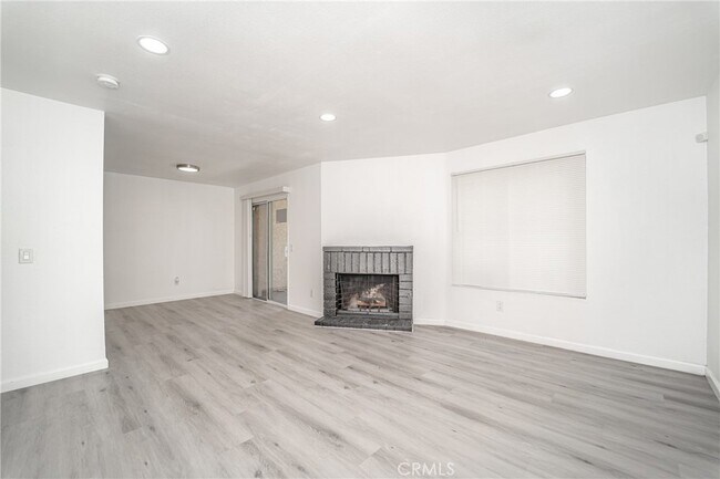 Foto del edificio - 1025 N Tippecanoe Ave