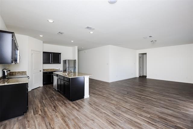 Building Photo - 505 Canoe Way