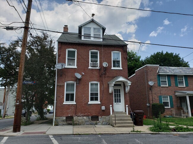 Building Photo - 401 Fairview Ave