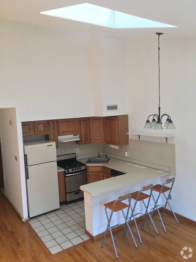 Building Photo - 625 S 19th St