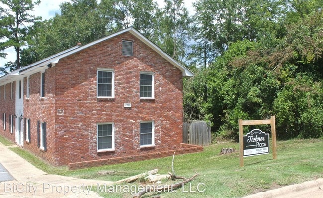 Building Photo - 2229 Ticknor Dr