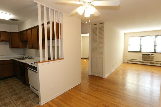 Foto del edificio - 665 W Wrightwood Ave