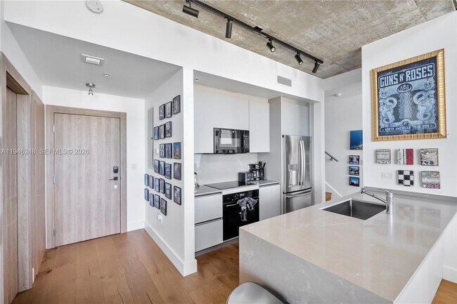 Foto del edificio - 3470 E Coast Ave