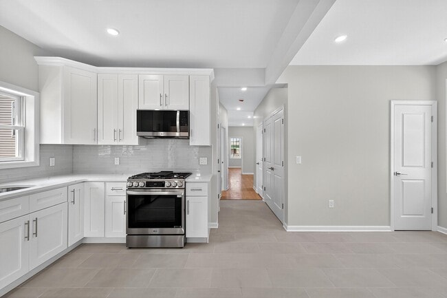 Foto del edificio - 204 KENNEDY Blvd