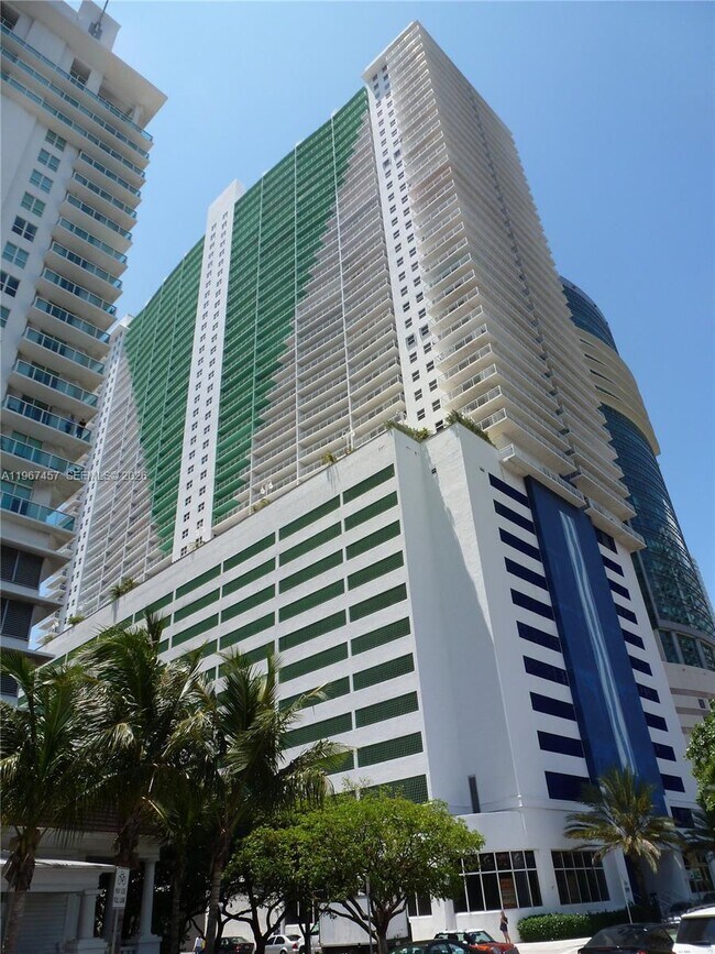 Building Photo - 1200 Brickell Bay Dr