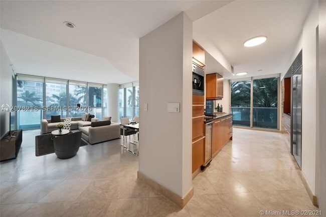 Foto del edificio - 1331 Brickell Bay Dr