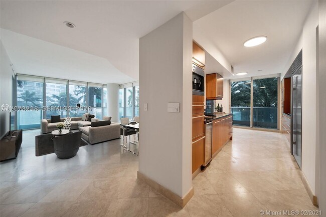 Building Photo - 1331 Brickell Bay Dr