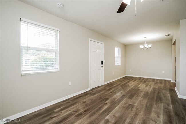 Foto del edificio - 639 SW 4th Terrace