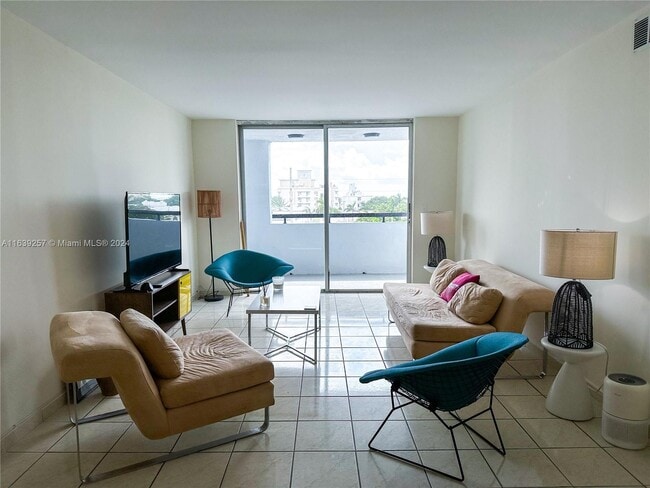 Building Photo - 7440 Harding Ave