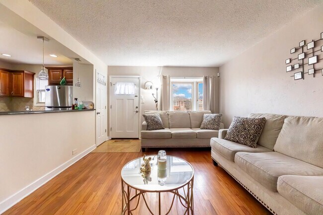 Foto del edificio - 7769 Mason Ave