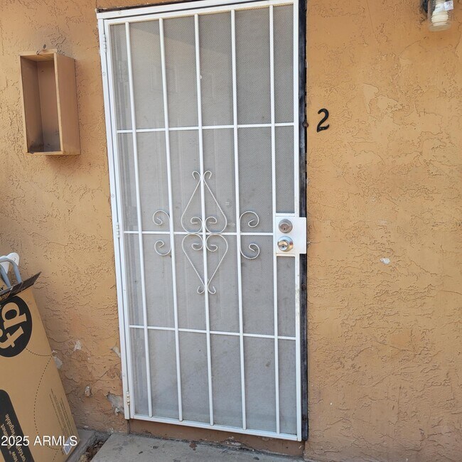 Foto del edificio - 6713 W Palmaire Ave